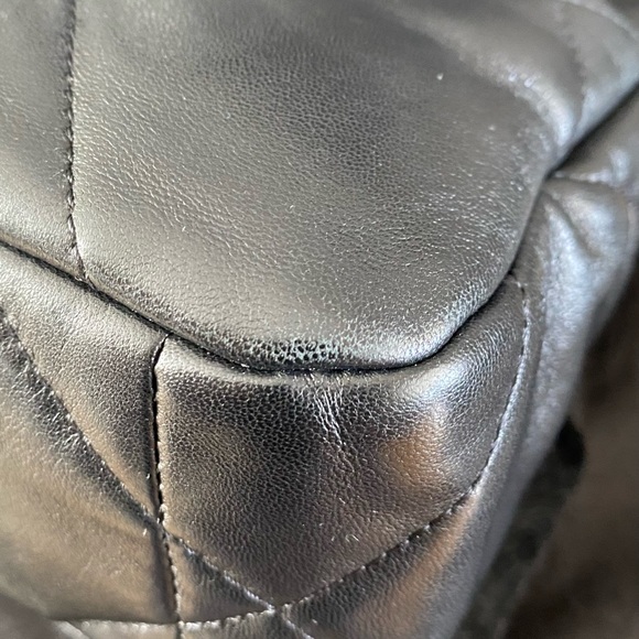 Authentic Chanel19 small black lambskin 30 series with Zeko certificate - Picture 16 of 16